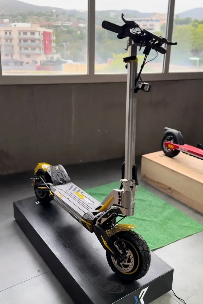 Ecoxtrem M41 Tank Dual Motor (Amarillo)